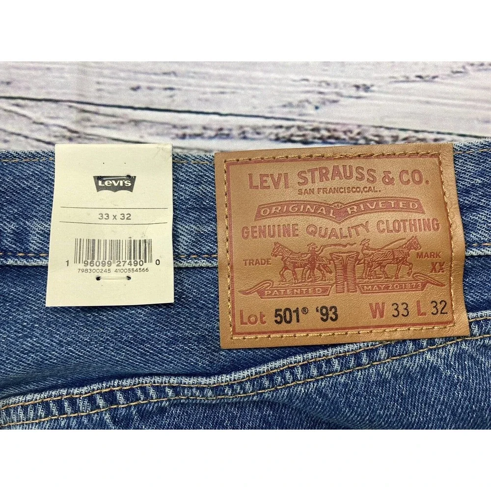Levis waist 33”